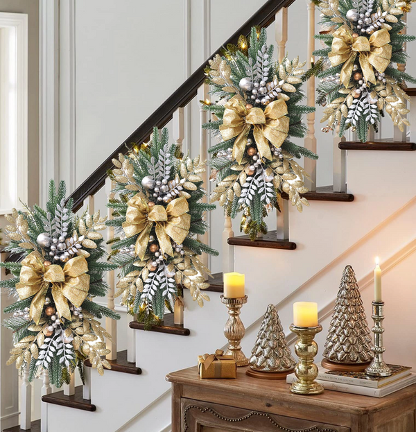 Lot de 4 couronnes de Noël avec lumières LED, guirlande d'escalier de Noël avec ornement de baies, couronne de porte, décoration de Noël, 60 x 30 cm